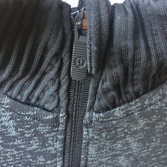 Size 8 Lululemon Grey Black Pullover Front Zipper Top - Picture 4 of 7